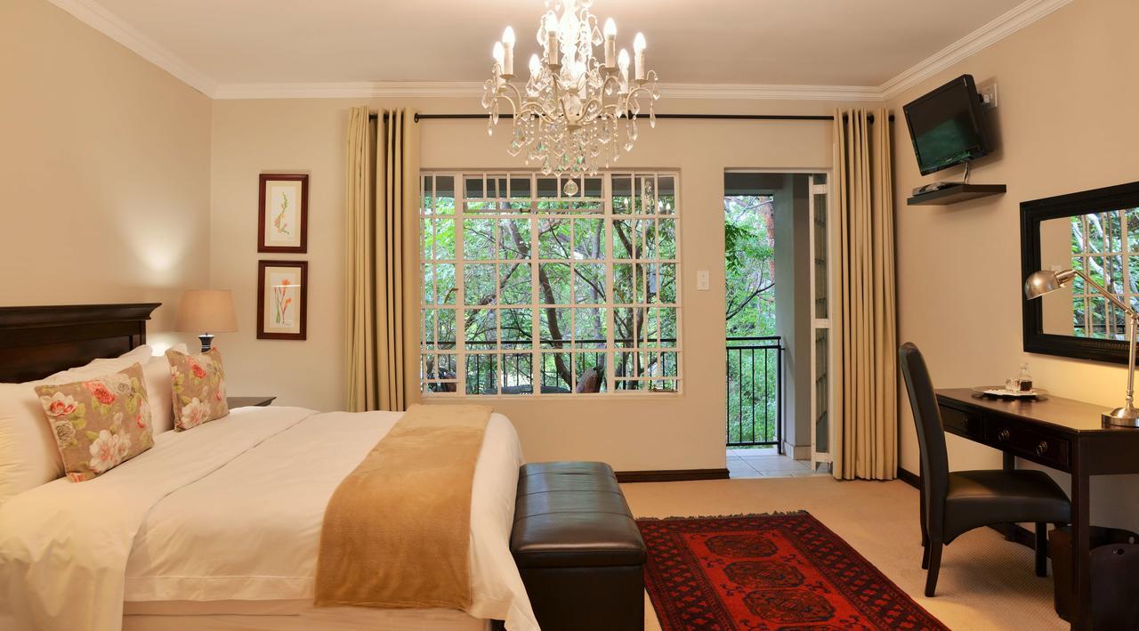 La Vieille Ferme Hotel Johannesburg Exterior photo